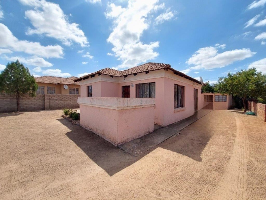 3 Bedroom Property for Sale in Seshego H Limpopo