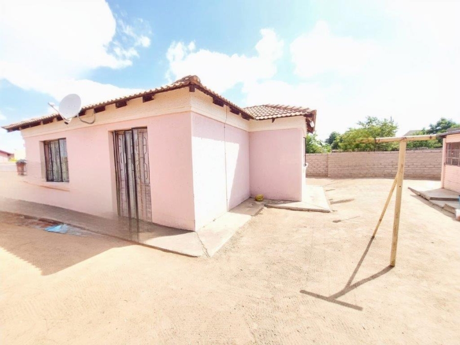 3 Bedroom Property for Sale in Seshego H Limpopo