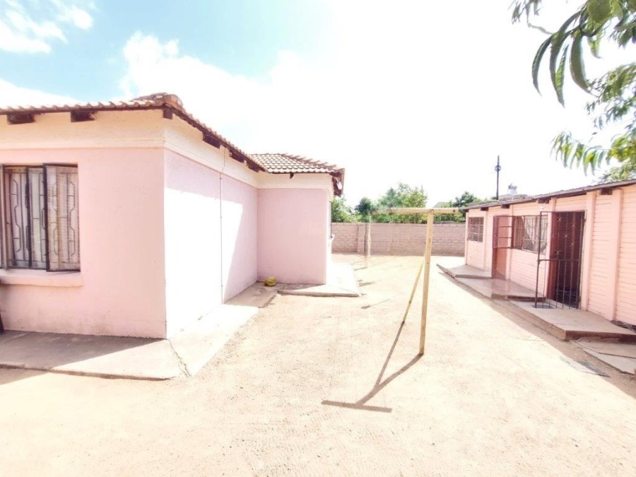 3 Bedroom Property for Sale in Seshego H Limpopo