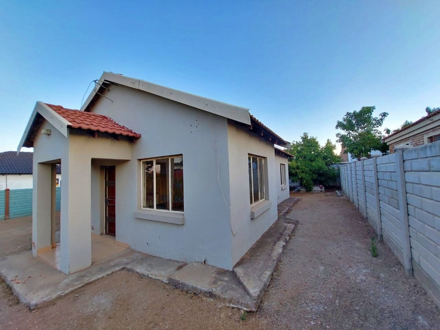 3 Bedroom Property for Sale in Mahlasedi Park Limpopo