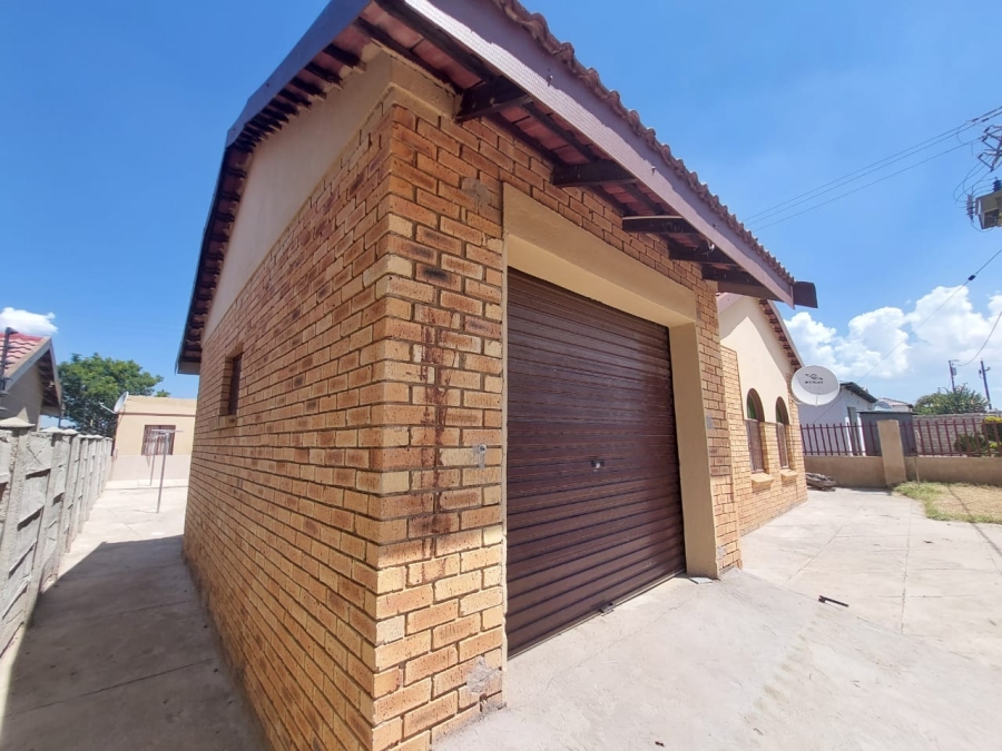 3 Bedroom Property for Sale in Seshego H Limpopo