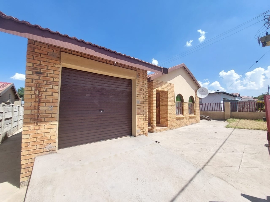 3 Bedroom Property for Sale in Seshego H Limpopo