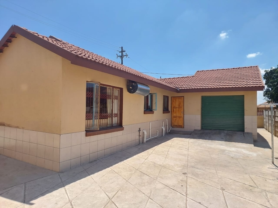 3 Bedroom Property for Sale in Seshego H Limpopo