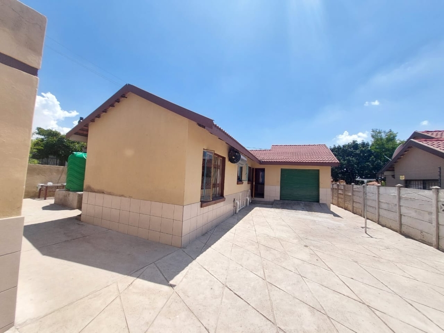 3 Bedroom Property for Sale in Seshego H Limpopo