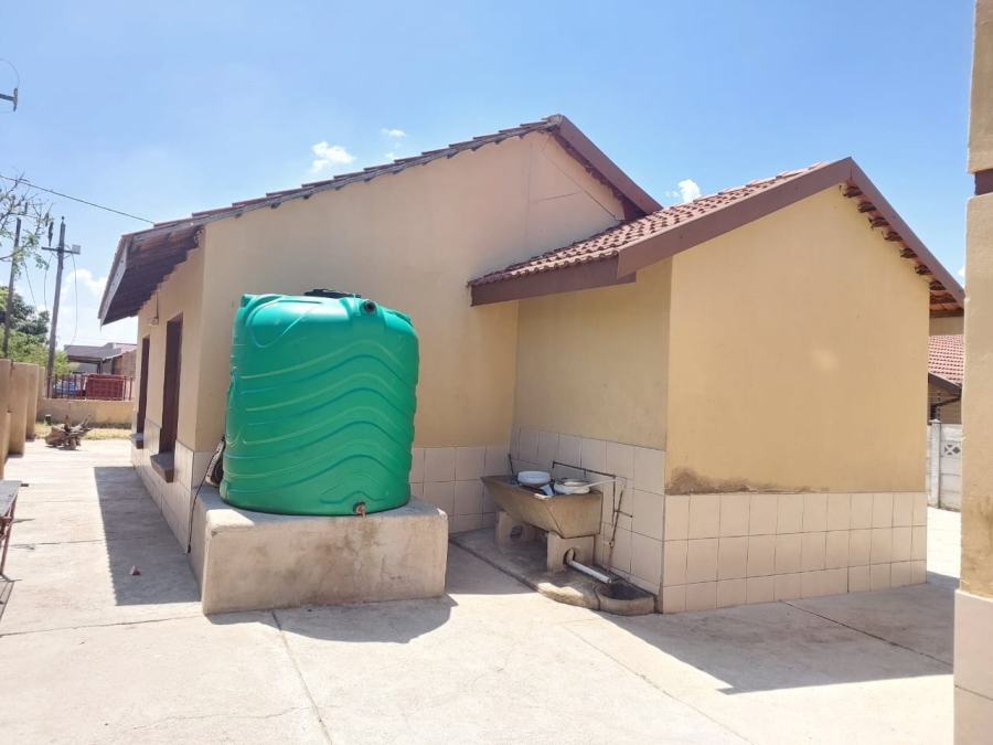 3 Bedroom Property for Sale in Seshego H Limpopo