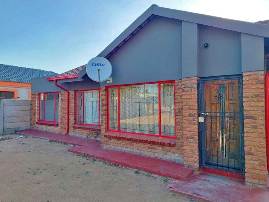 3 Bedroom Property for Sale in Westenburg Limpopo