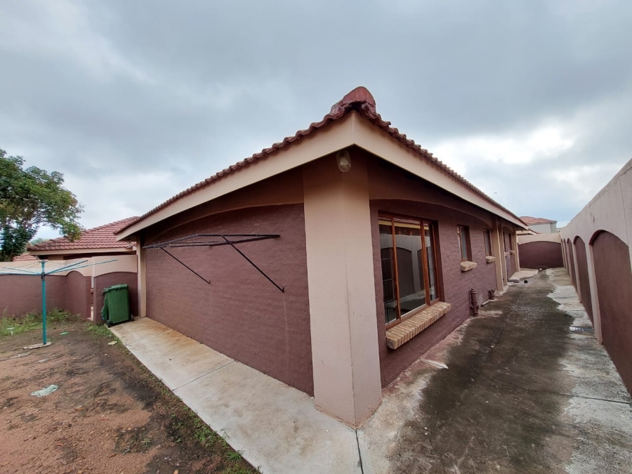 3 Bedroom Property for Sale in Bendor Limpopo