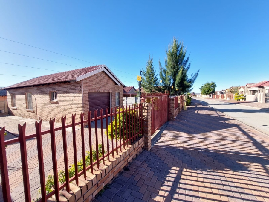 3 Bedroom Property for Sale in African Jewel Limpopo