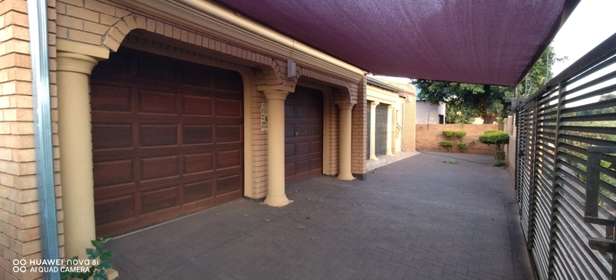 4 Bedroom Property for Sale in Mahwelereng Limpopo