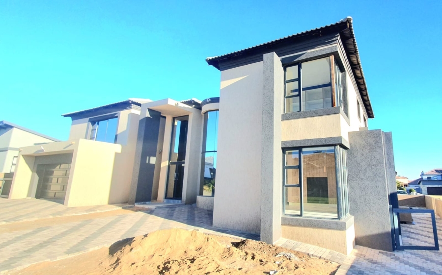 6 Bedroom Property for Sale in Woodhill Estate Limpopo