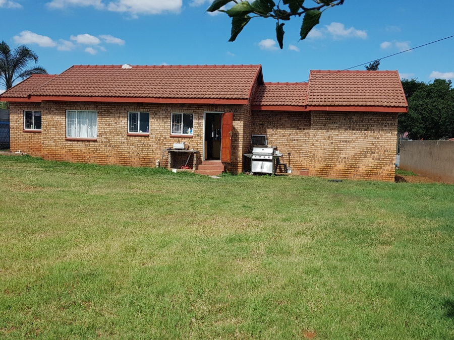 3 Bedroom Property for Sale in Fauna Park Limpopo