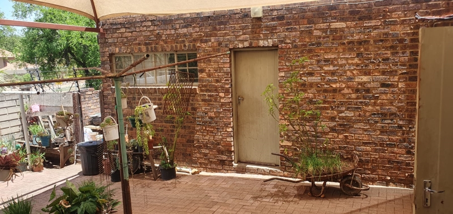 6 Bedroom Property for Sale in Marble Hall Limpopo