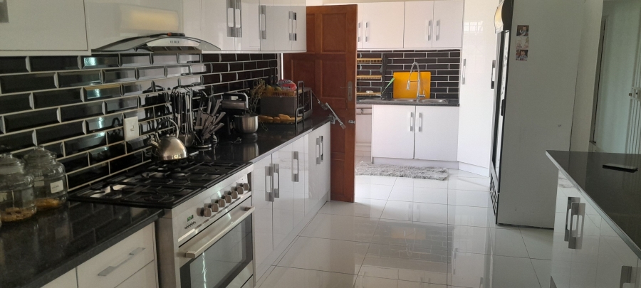 4 Bedroom Property for Sale in Chroompark Limpopo