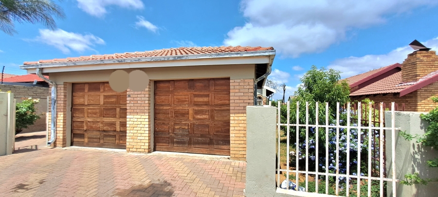 3 Bedroom Property for Sale in Bendor Limpopo