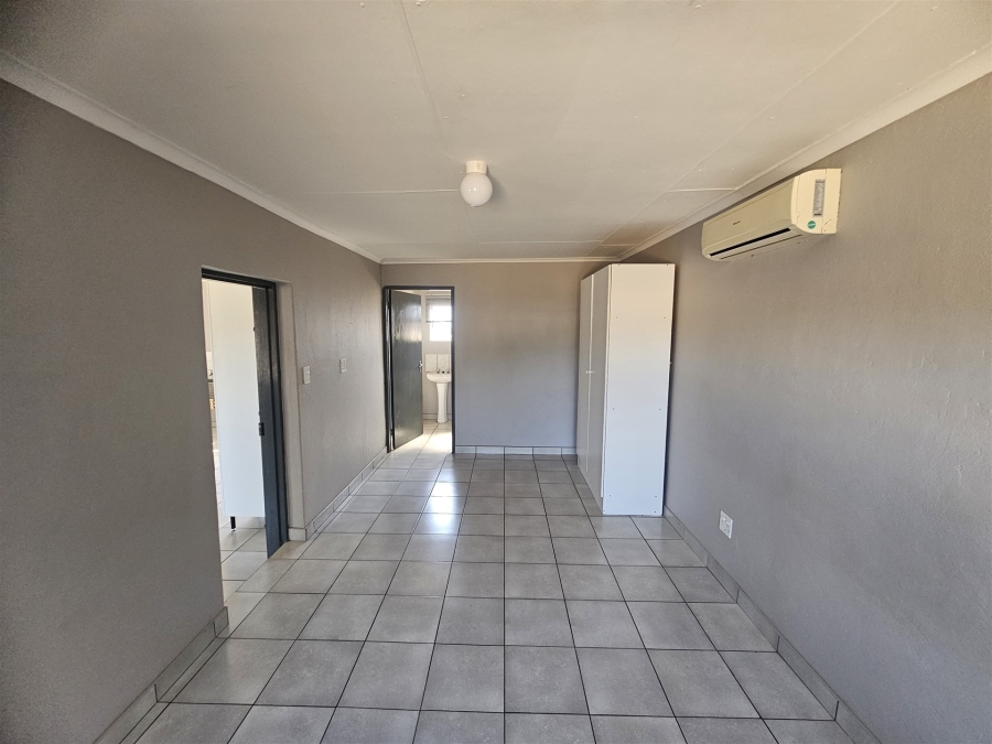 To Let 1 Bedroom Property for Rent in Hoedspruit Limpopo