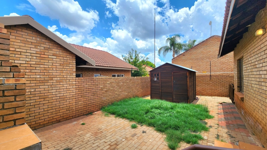 To Let 3 Bedroom Property for Rent in Bendor Limpopo