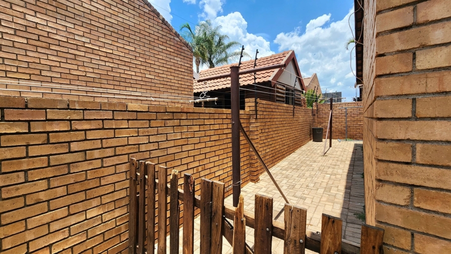 To Let 3 Bedroom Property for Rent in Bendor Limpopo