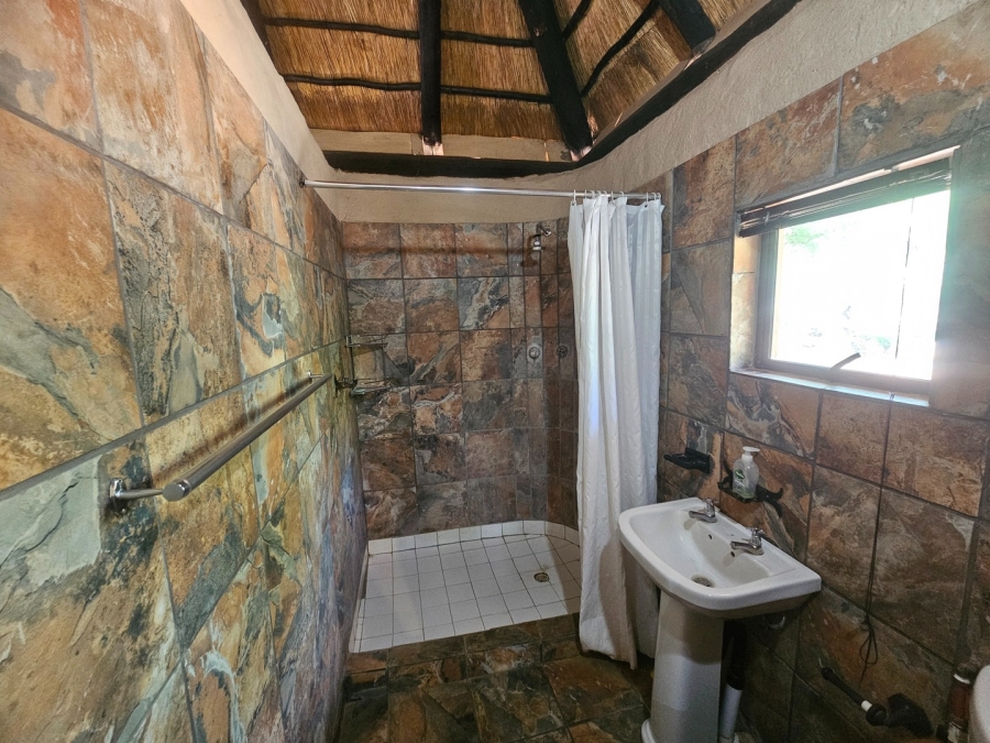 1 Bedroom Property for Sale in Ndlovumzi Limpopo