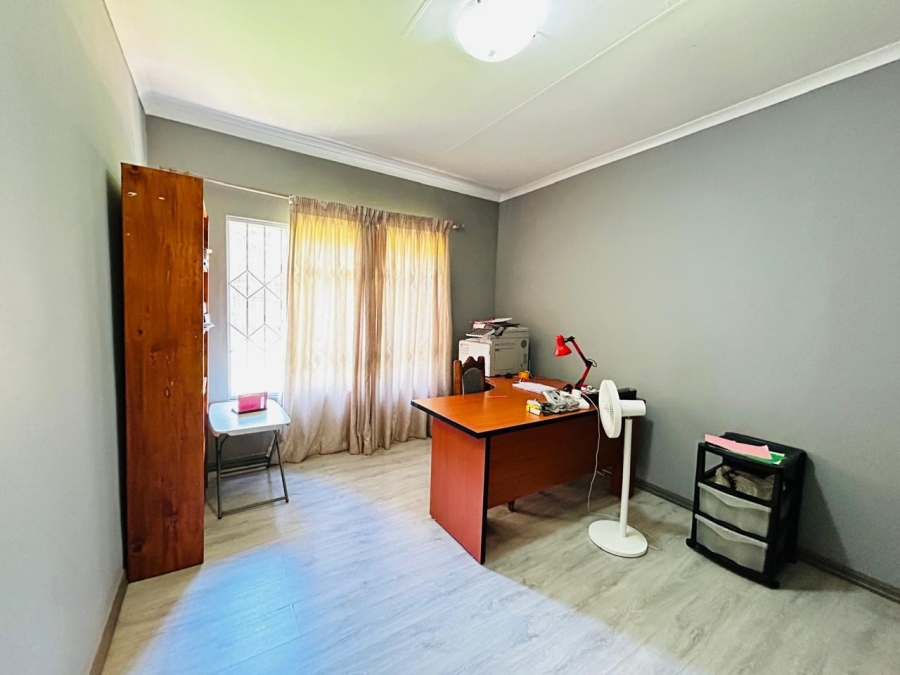 4 Bedroom Property for Sale in Chroompark Limpopo