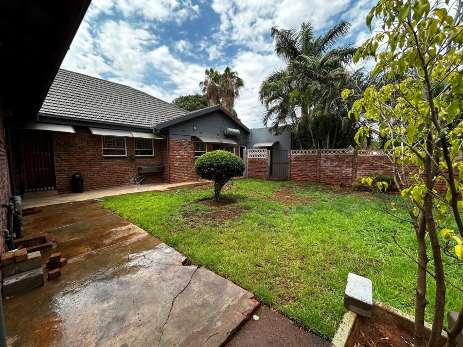 To Let 4 Bedroom Property for Rent in Chroompark Limpopo