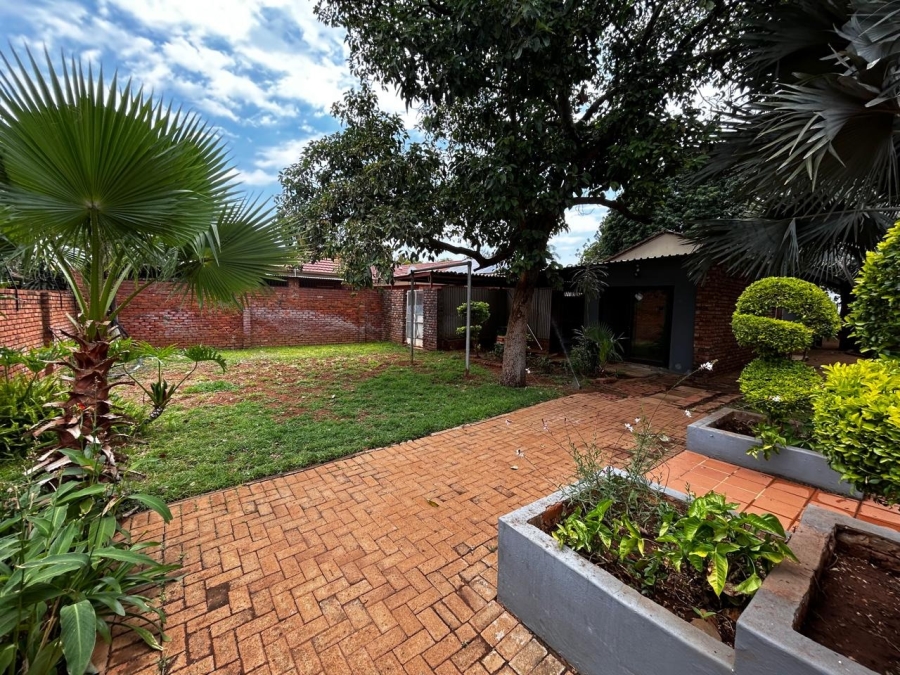 To Let 4 Bedroom Property for Rent in Chroompark Limpopo