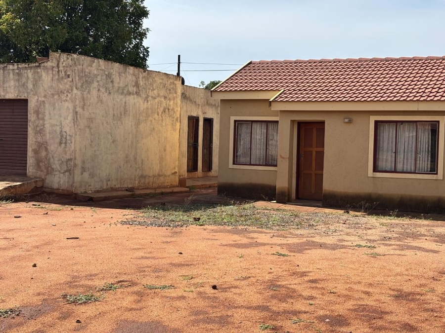 2 Bedroom Property for Sale in Mahwelereng Zone B Limpopo