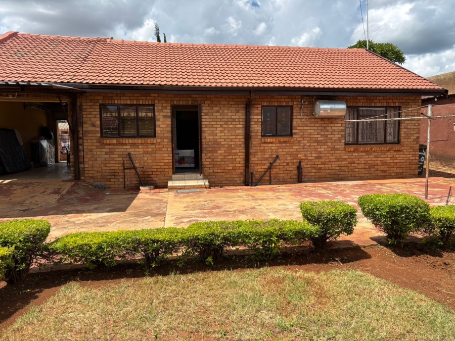 3 Bedroom Property for Sale in Mahwelereng Limpopo