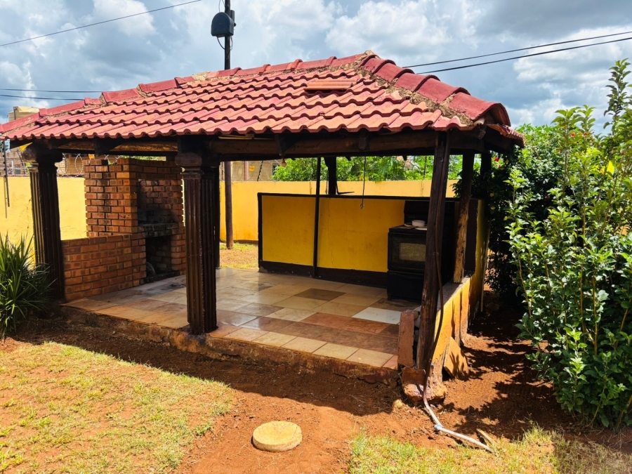 3 Bedroom Property for Sale in Mahwelereng Limpopo