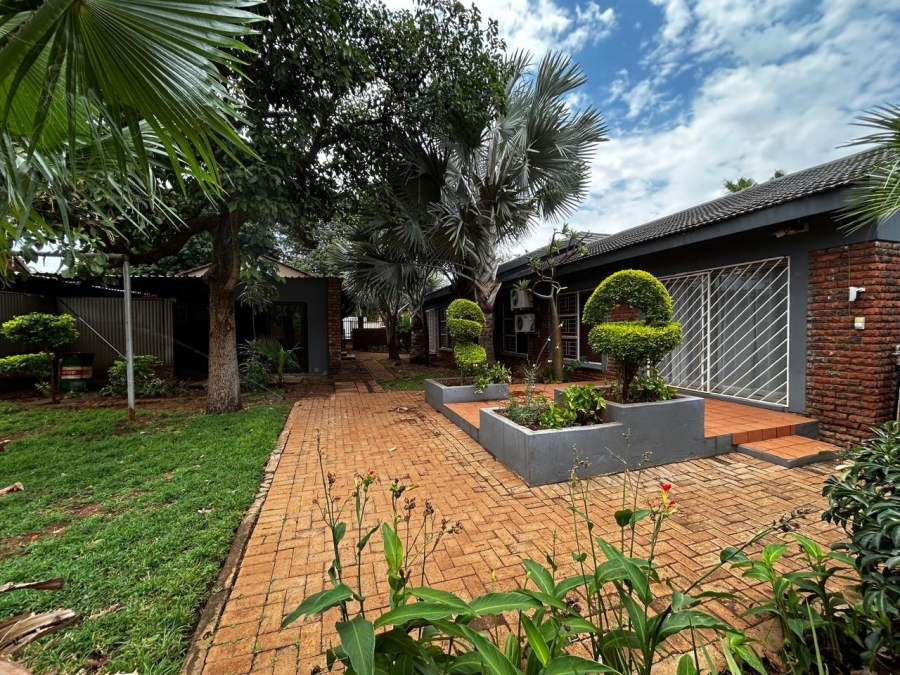 4 Bedroom Property for Sale in Chroompark Limpopo