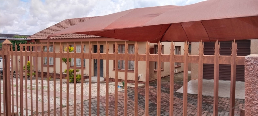 3 Bedroom Property for Sale in Seshego 9D Limpopo