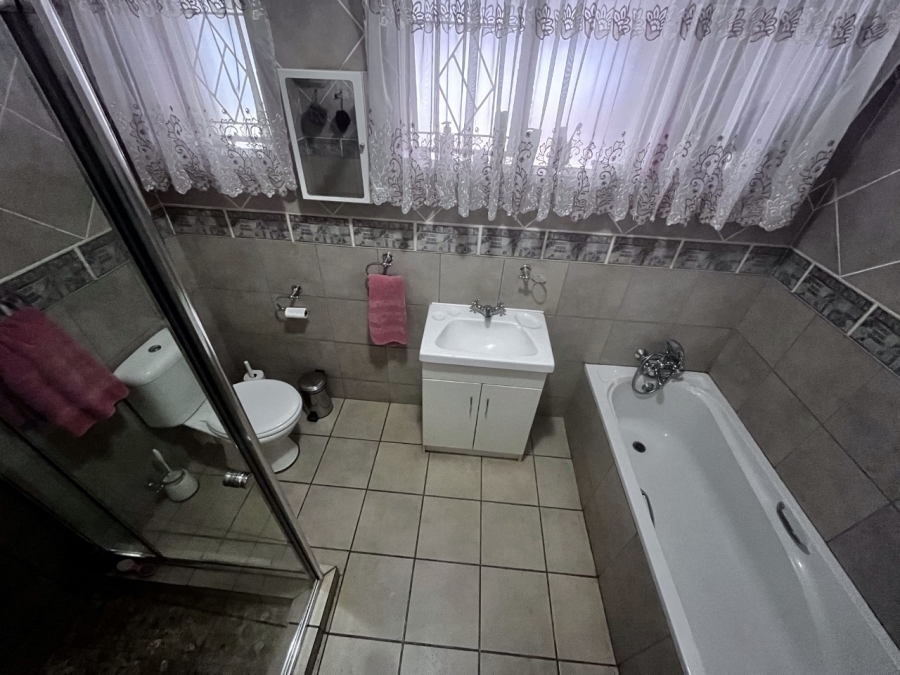 4 Bedroom Property for Sale in Chroompark Limpopo