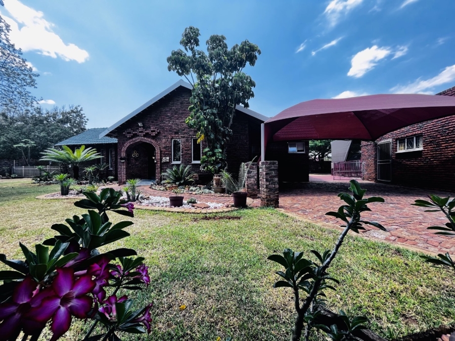 4 Bedroom Property for Sale in Chroompark Limpopo