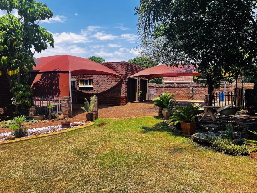 4 Bedroom Property for Sale in Chroompark Limpopo