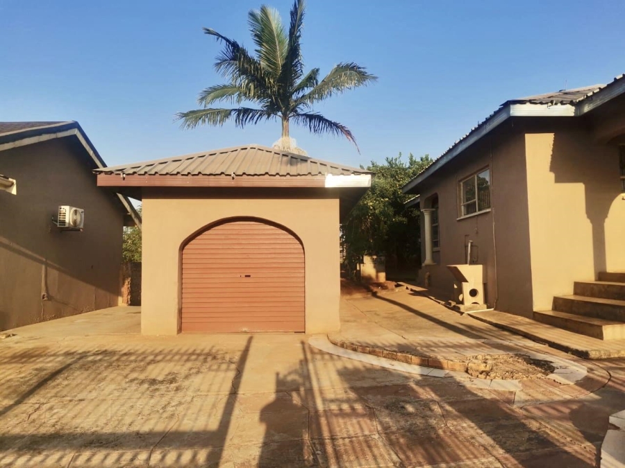 3 Bedroom Property for Sale in Shayandima Limpopo