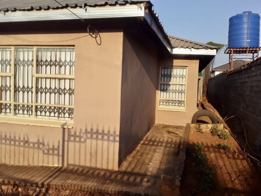 3 Bedroom Property for Sale in Shayandima Limpopo