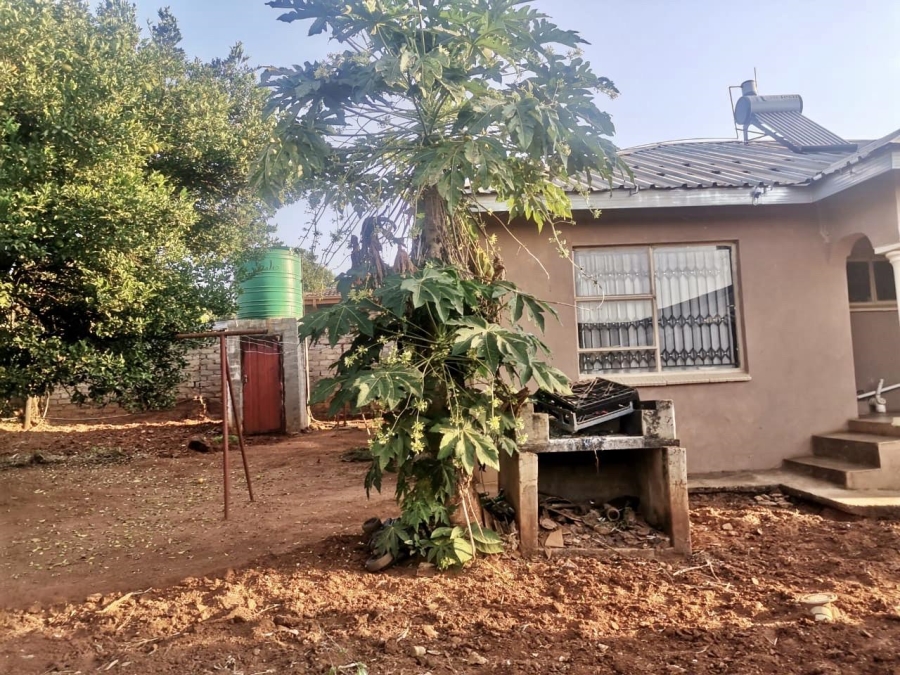 3 Bedroom Property for Sale in Shayandima Limpopo