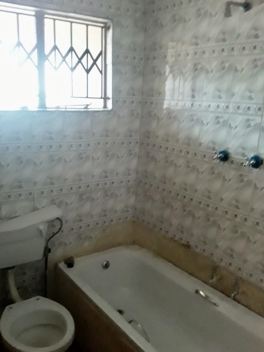 3 Bedroom Property for Sale in Shayandima Limpopo