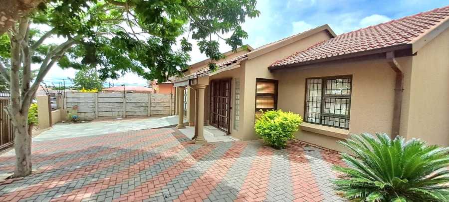 2 Bedroom Property for Sale in Seshego H Limpopo