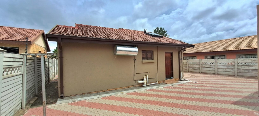 2 Bedroom Property for Sale in Seshego H Limpopo