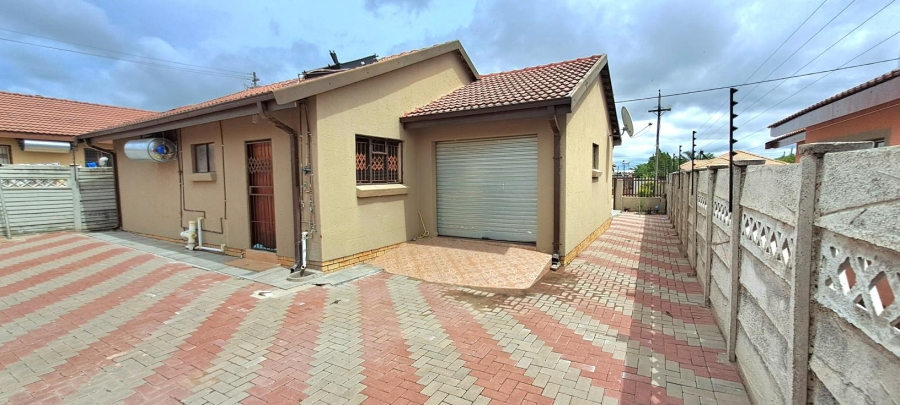 2 Bedroom Property for Sale in Seshego H Limpopo