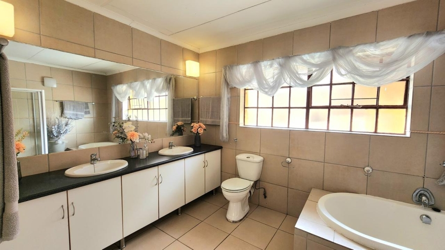 3 Bedroom Property for Sale in Bendor Limpopo