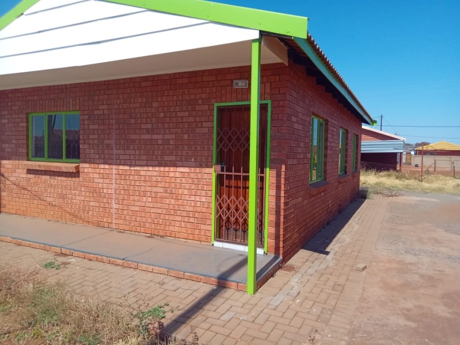 To Let 3 Bedroom Property for Rent in Northam Limpopo