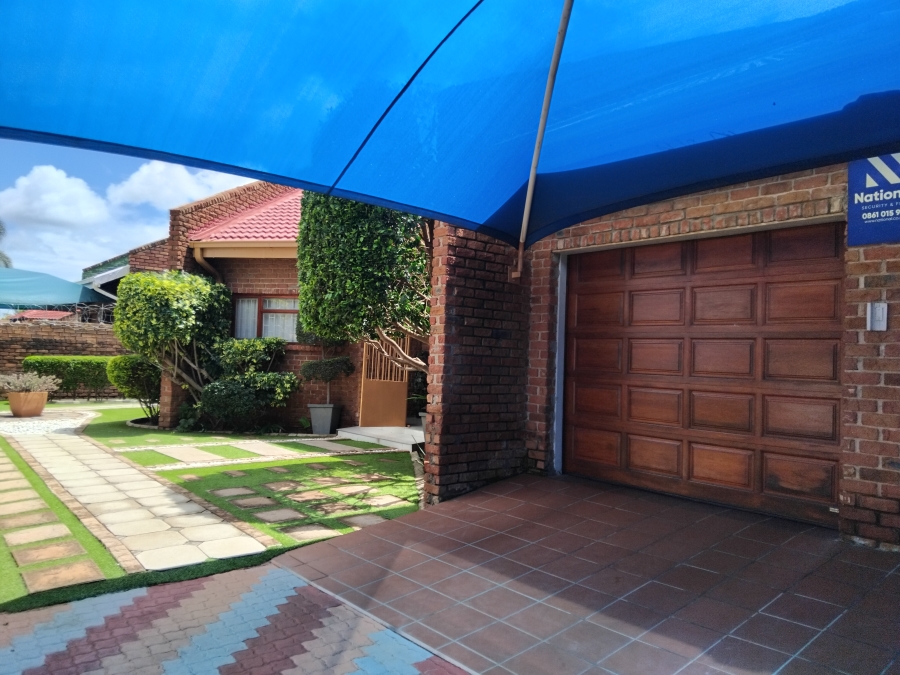 5 Bedroom Property for Sale in Flora Park Limpopo