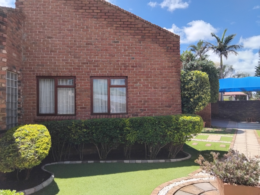 5 Bedroom Property for Sale in Flora Park Limpopo