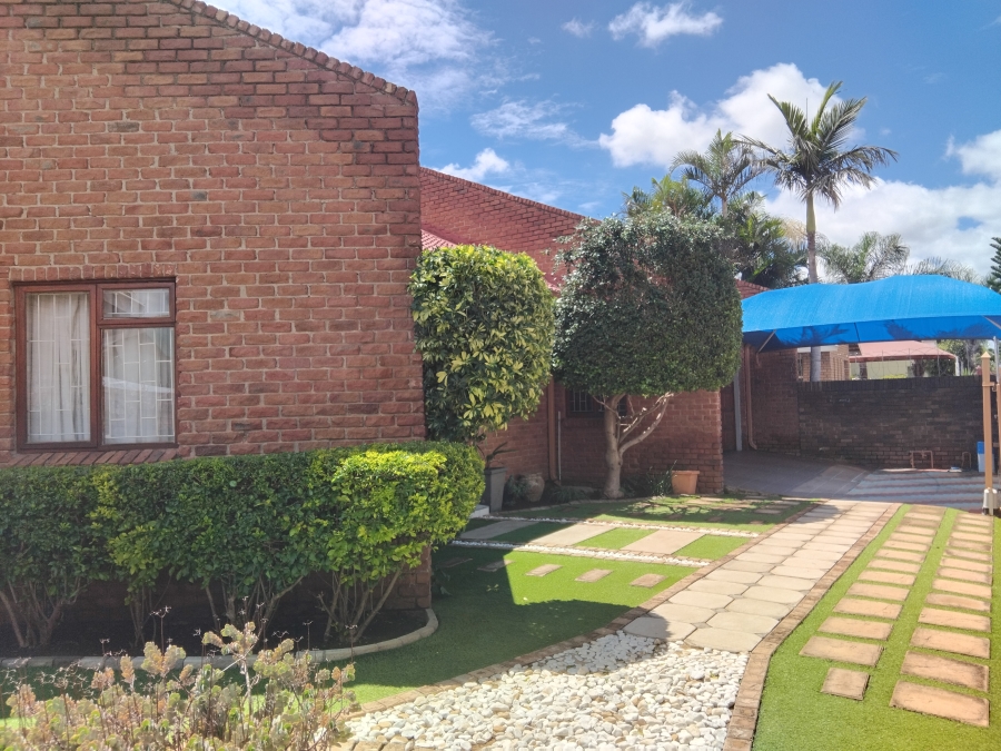 5 Bedroom Property for Sale in Flora Park Limpopo