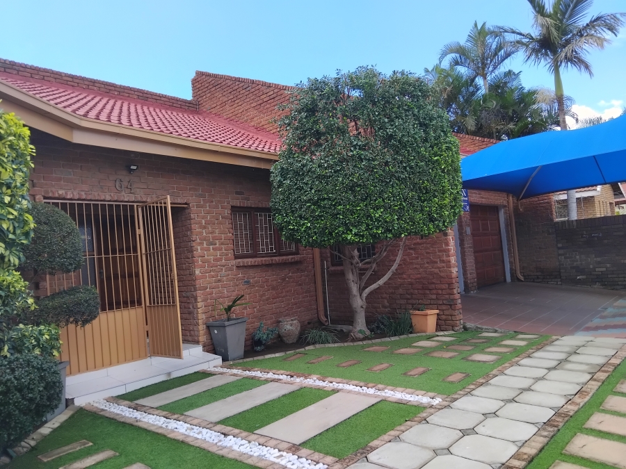 5 Bedroom Property for Sale in Flora Park Limpopo