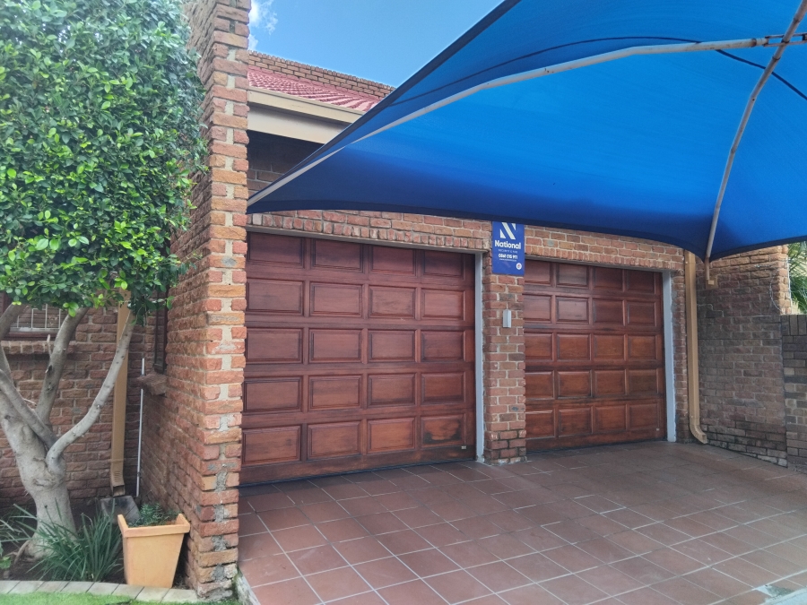 5 Bedroom Property for Sale in Flora Park Limpopo