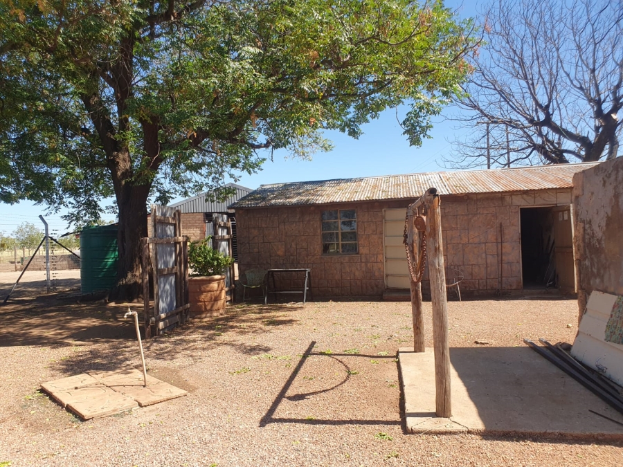 5 Bedroom Property for Sale in Roedtan Limpopo