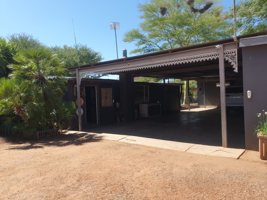 5 Bedroom Property for Sale in Roedtan Limpopo