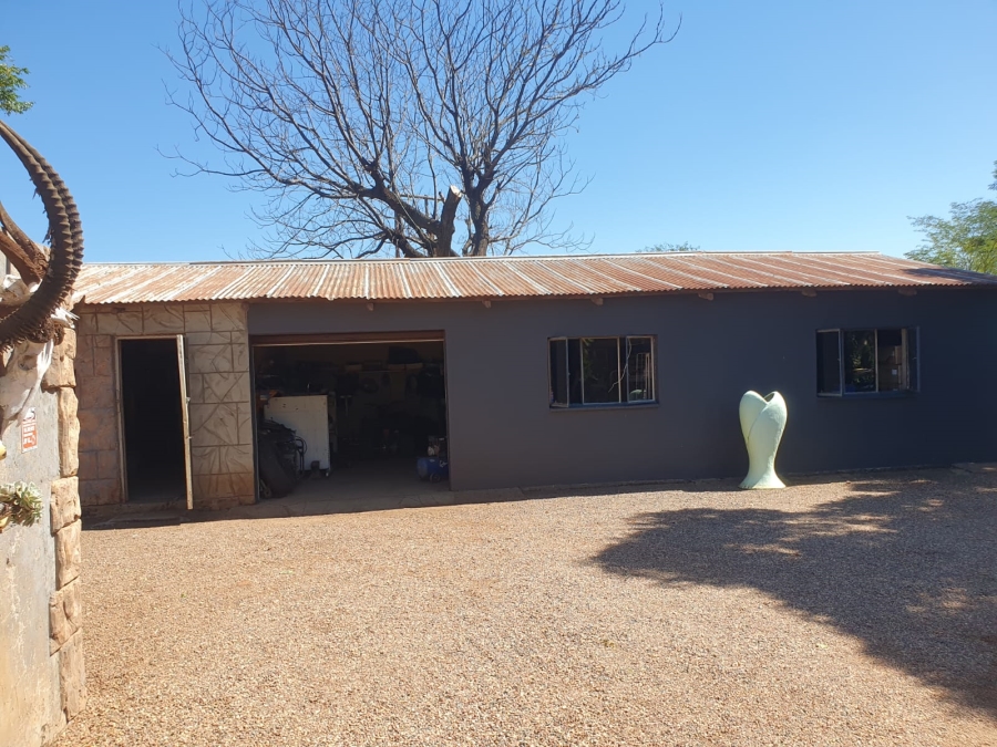 5 Bedroom Property for Sale in Roedtan Limpopo